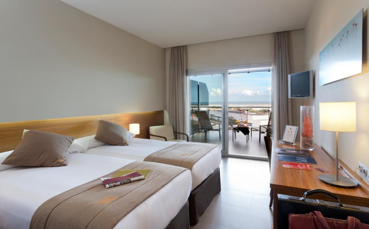 穆尔西亚海岸塔拉西亚酒店 圣佩德罗－德尔皮纳塔尔 外观 照片